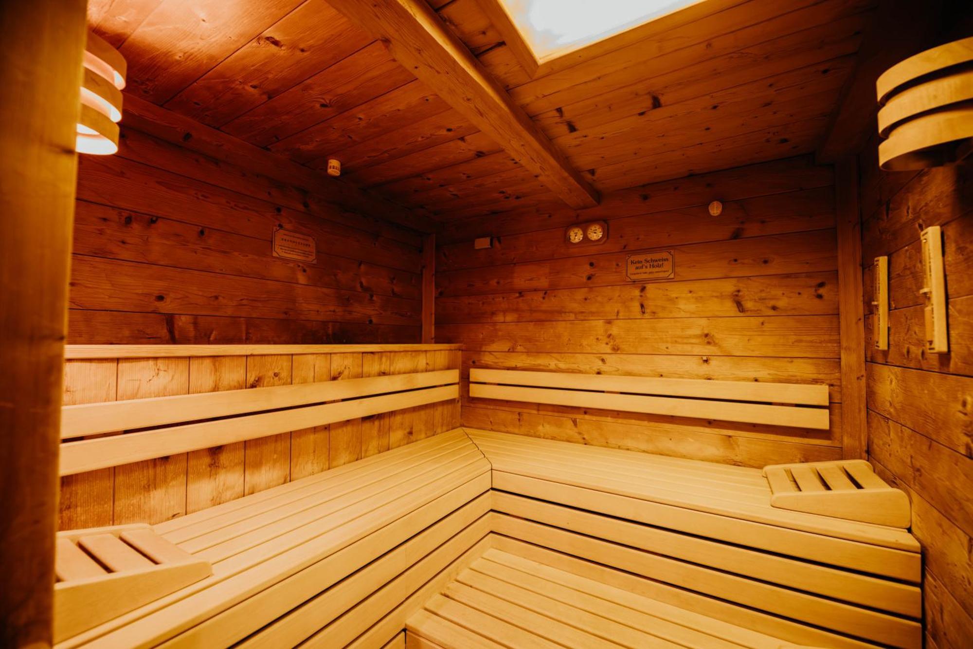 Sonnenhotel Hoher Hahn シュヴァルツェンベルク エクステリア 写真